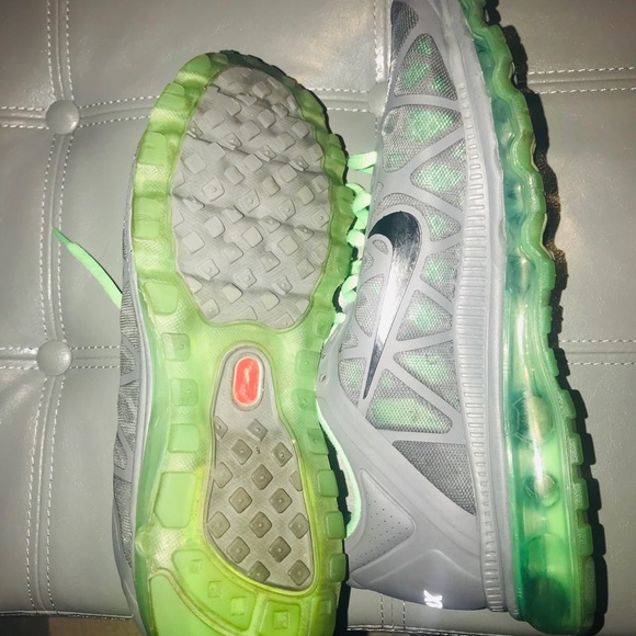 Nike AirMax - Picture 2 of 2
